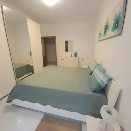Fully Equipped Modern In Apartament